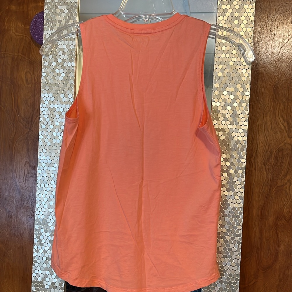 Spiritual Gangster “shine like the whole universe is yours” light muscle tee. - Picture 4 of 6